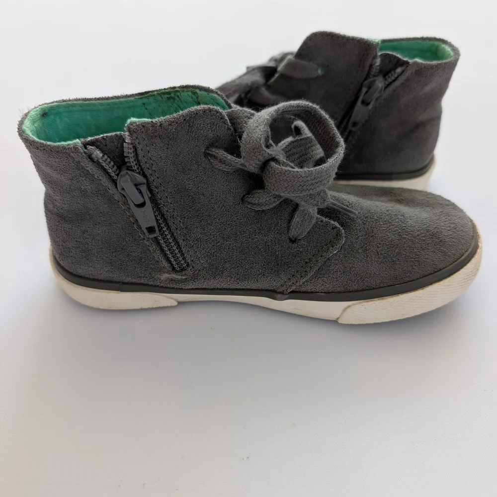 Cat & Jack Charcoal Boots with Teal Lining